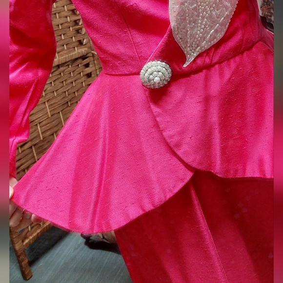 Vintage two piece suit dress Raspberry Pink, Peplum Jacket, Embroidered 1950's - Picture 10 of 16